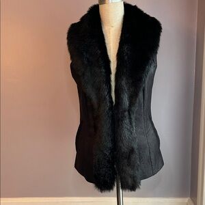 White House Black Market Black Faux Fur-Trimmed Vest Size Small